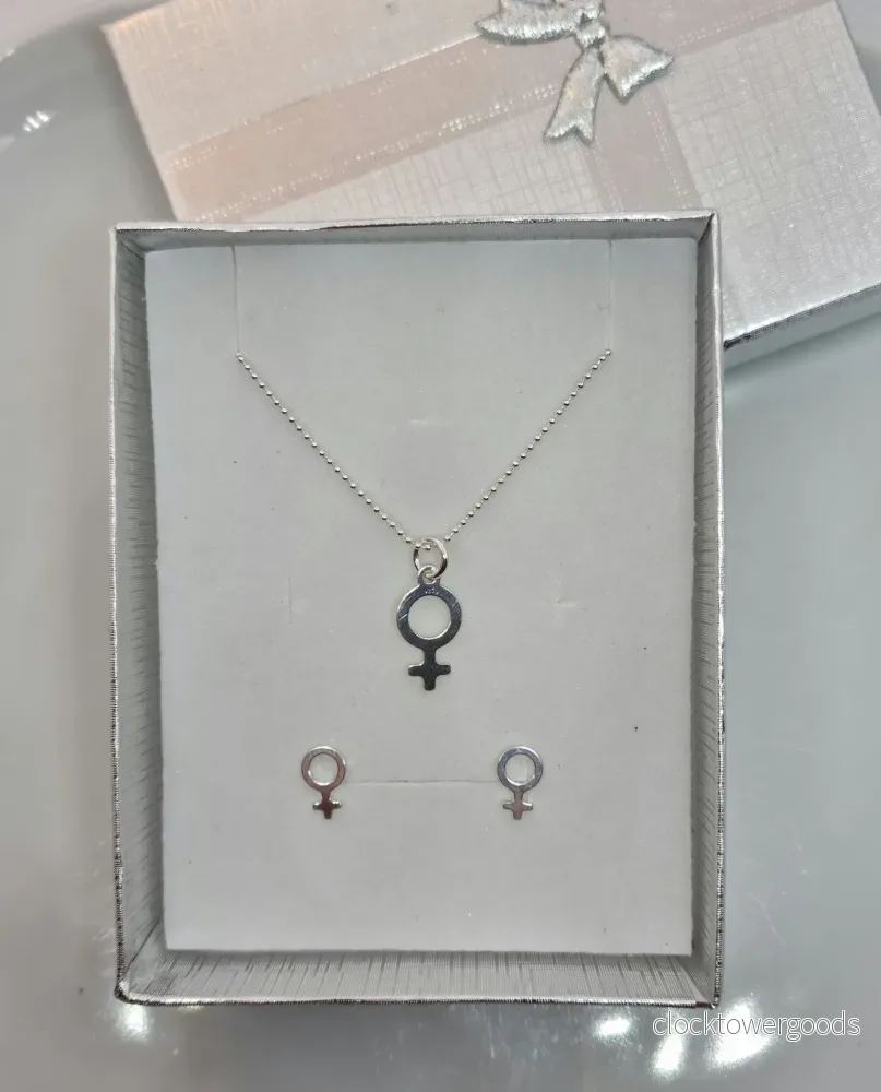 Set med halsband och örhängen, Silver Set med halsband och örhängen, Silver