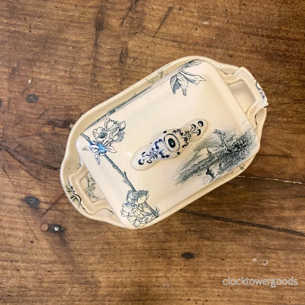 Vintage Creil et Montereau Butter Dish – Service Cerisier Vintage Creil et Montereau Butter Dish – Service Cerisier