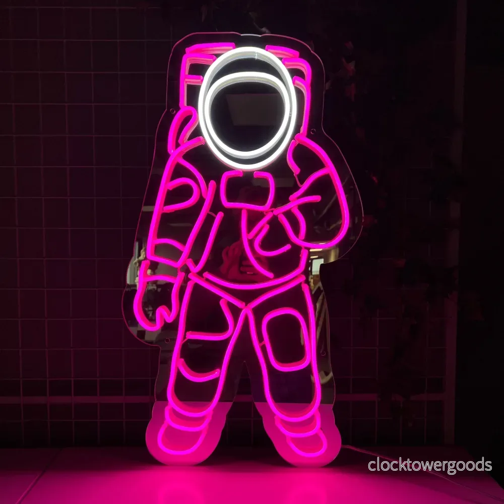 Neonskylt ”SPACEMAN” Spegel. Hot pink Neonskylt ”SPACEMAN” Spegel. Hot pink