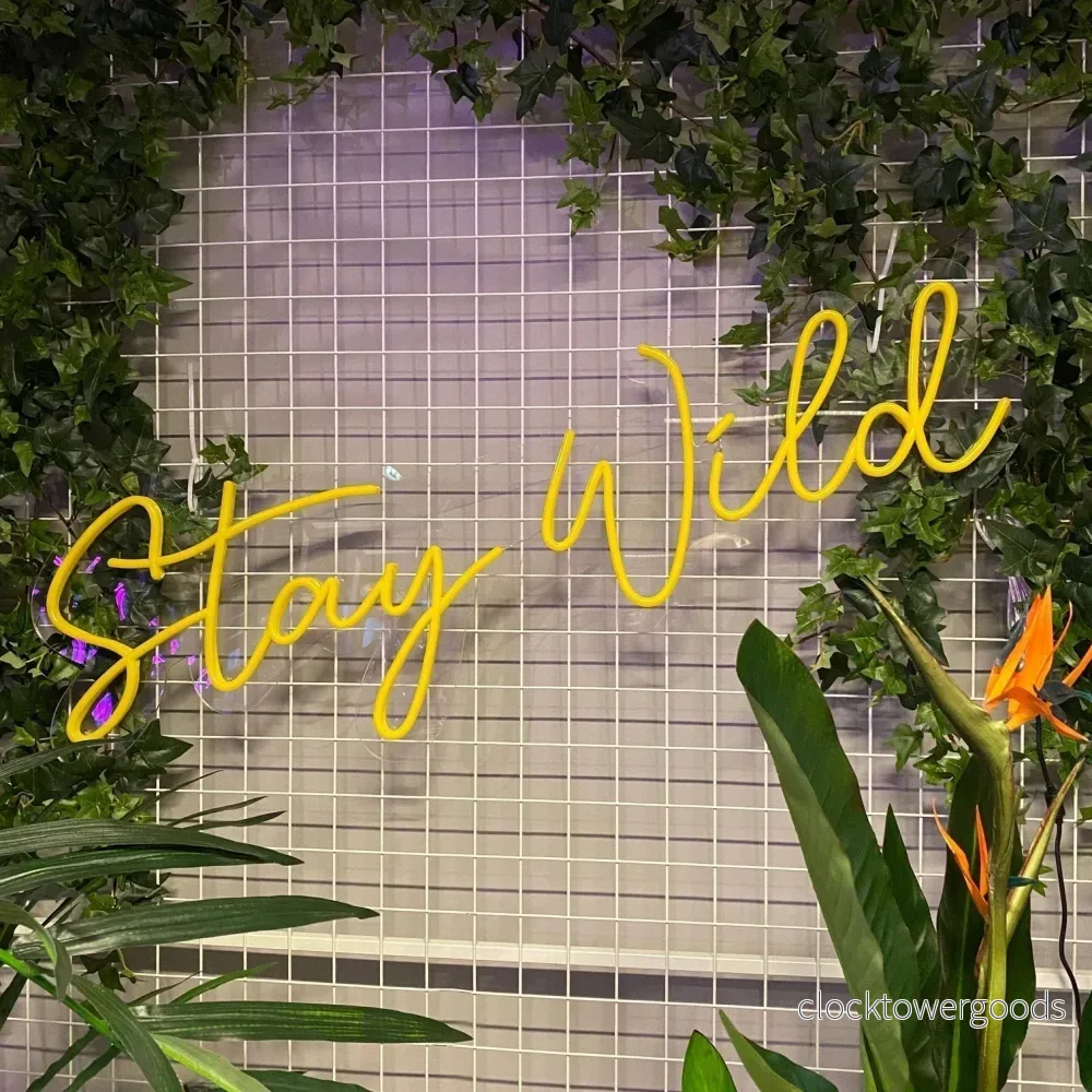 "Stay Wild" Led neonskylt. - Bild 3