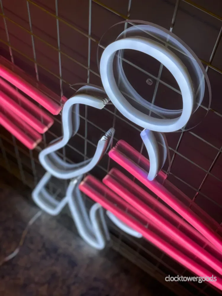 "Surfer" Led neonskylt. - Bild 3