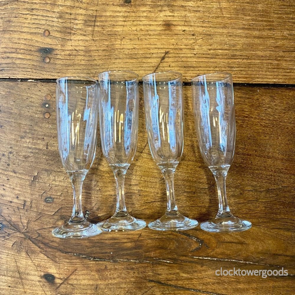 Set of 4 Vintage Champagne Flutes Set of 4 Vintage Champagne Flutes