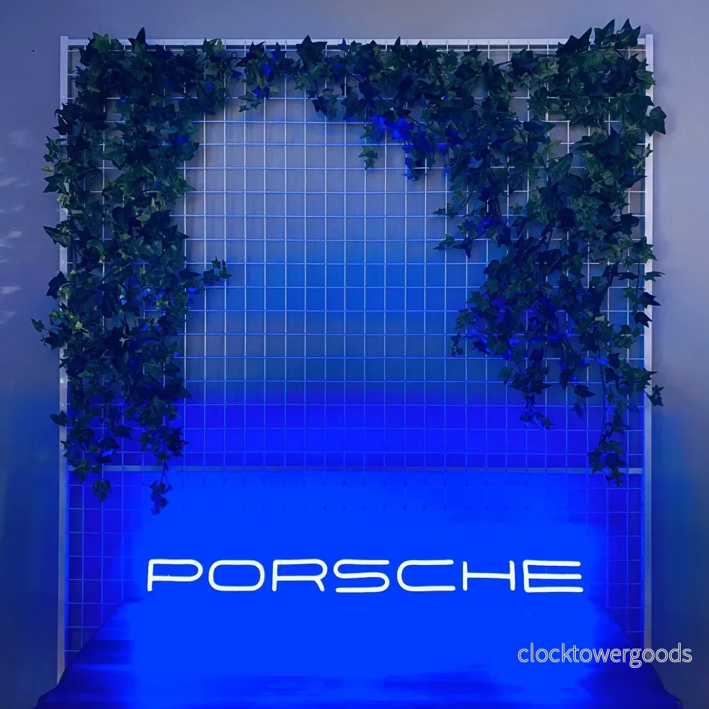 ”Porsche” LED NEONSKYLT. 111×10 cm. ”Porsche” LED NEONSKYLT. 111×10 cm.