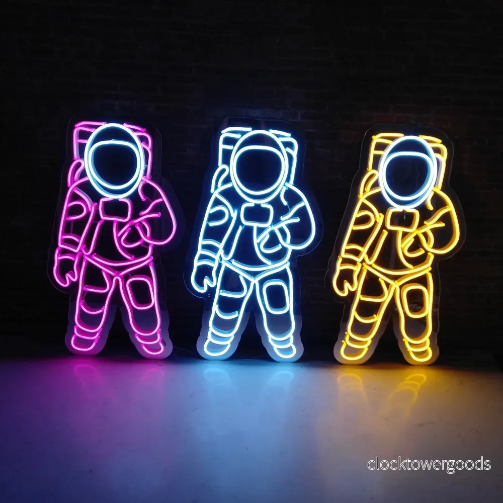 Neonskylt ”SPACEMAN” Spegel. Cool white Neonskylt ”SPACEMAN” Spegel. Cool white