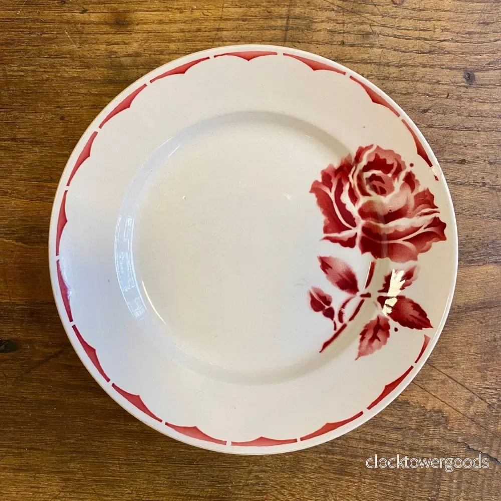 Vintage Saint-Amand “Daisy” Shallow Bowl – Red Rose Vintage Saint-Amand “Daisy” Shallow Bowl – Red Rose