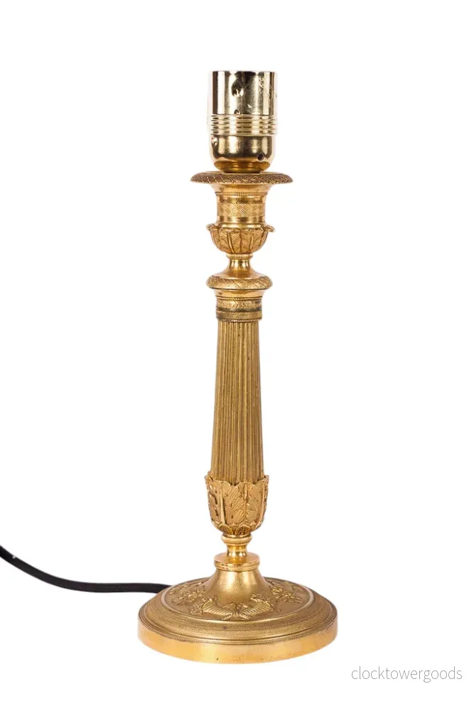 Förgylld bordslampa i empirestil