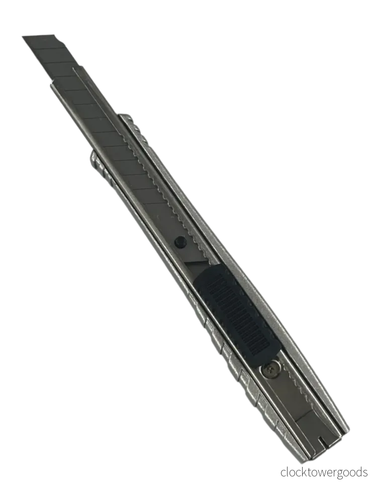 Universalkniv med justerbart blad (smal) Universalkniv med justerbart blad (smal)