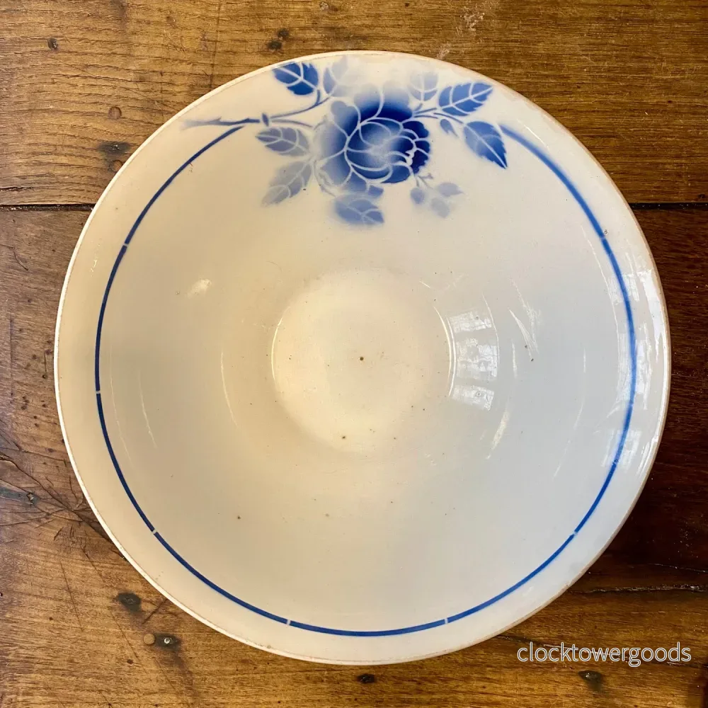 Vintage French L’Amandinoise Serving Bowl Vintage French L’Amandinoise Serving Bowl