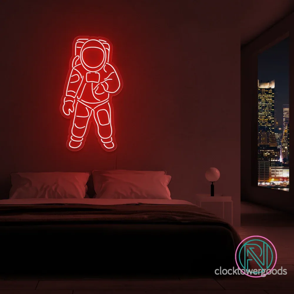 Neonskylt ”SPACEMAN” 79×43 cm. Välj önskad färg. Neonskylt ”SPACEMAN” 79×43 cm. Välj önskad färg.