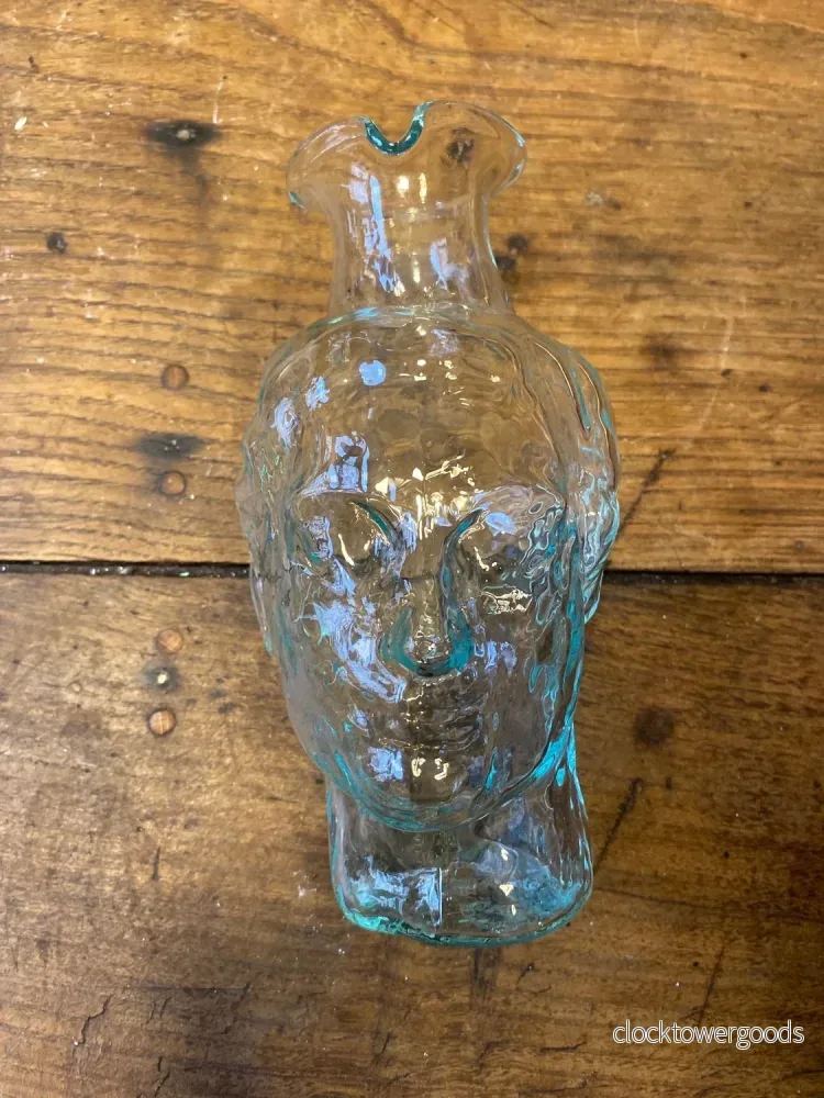 Roma Avec Bec Glass Carafe – La Soufflerie