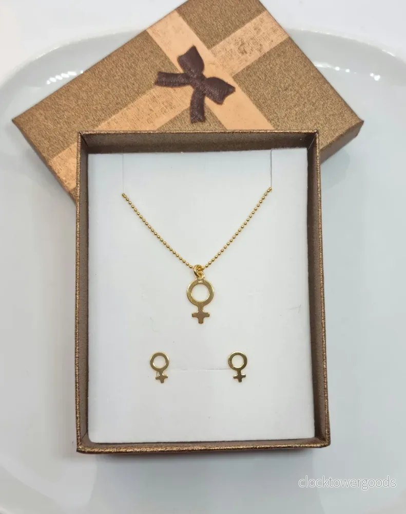 Set med halsband och örhängen, Guld