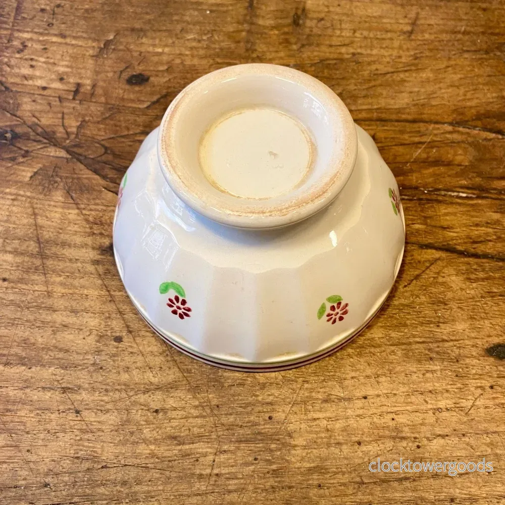 Vintage French Café au Lait Bowl – Red & Green Floral Vintage French Café au Lait Bowl – Red & Green Floral