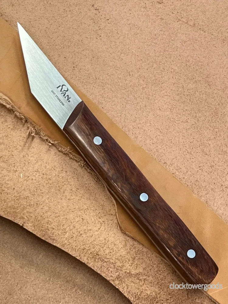 Fransk vinklad läderkniv Fransk vinklad läderkniv