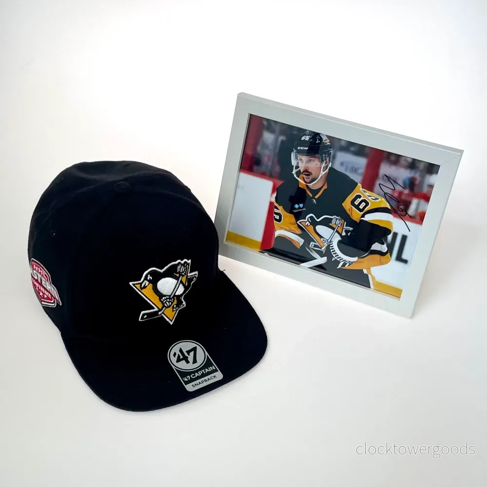 Pittsburgh Penguins keps och tavla signerad av Erik Karlsson – Black Pittsburgh Penguins keps och tavla signerad av Erik Karlsson – Black