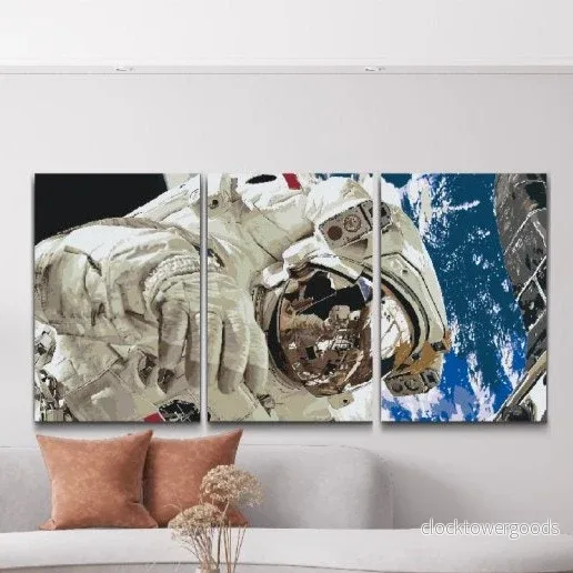 ASTRONAUT ASTRONAUT