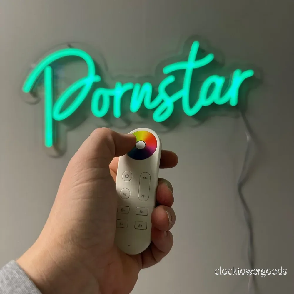 ”P-star” LED NEONSKYL. LAGERRENSNING! ”P-star” LED NEONSKYL. LAGERRENSNING!