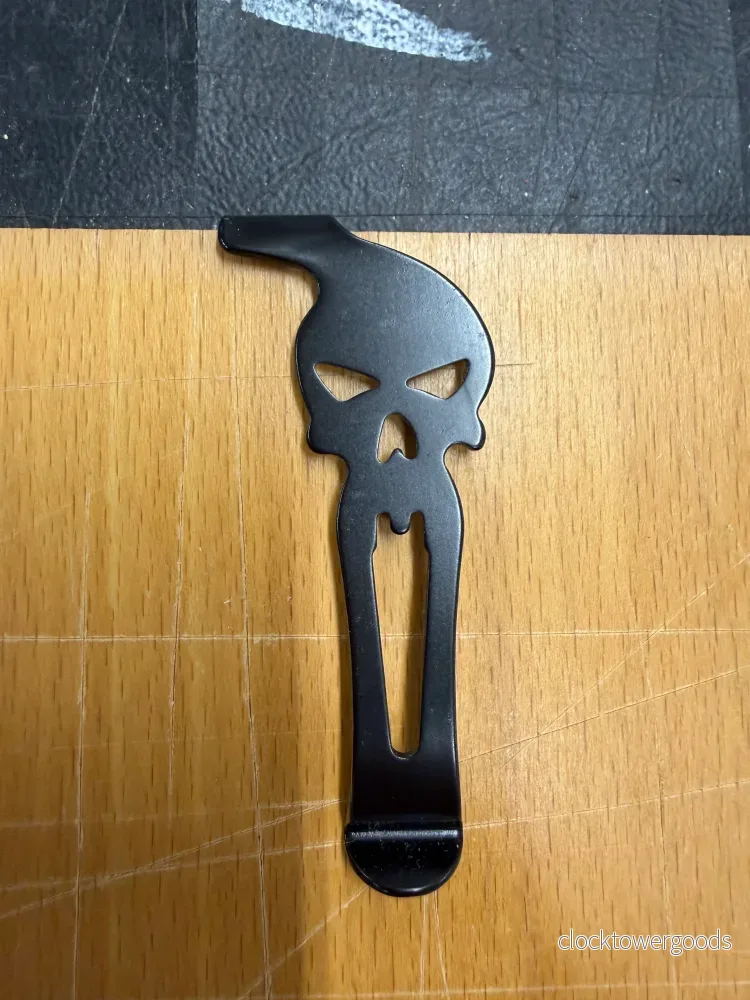 Bältesclips i stål – Skull - Bild 3