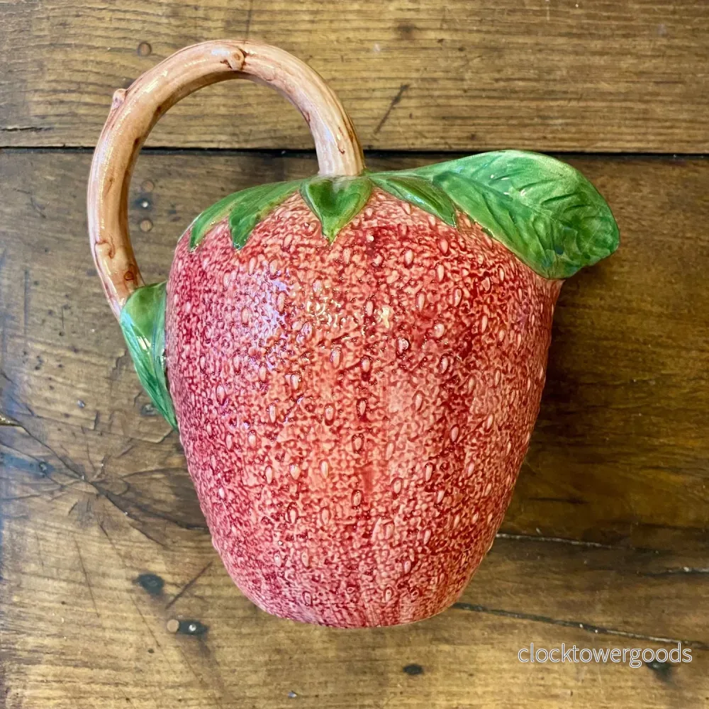 Vintage Italian Strawberry Pitcher – 26 cm Vintage Italian Strawberry Pitcher – 26 cm